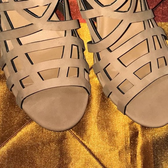 ❌SOLD❌Faux/Leather Cage - Picture 6 of 13